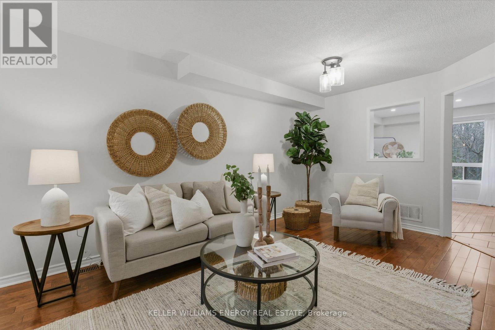 1698 Woodgate Trail, Oshawa, Ontario L1G 8B4 - Photo 4 - E12981756