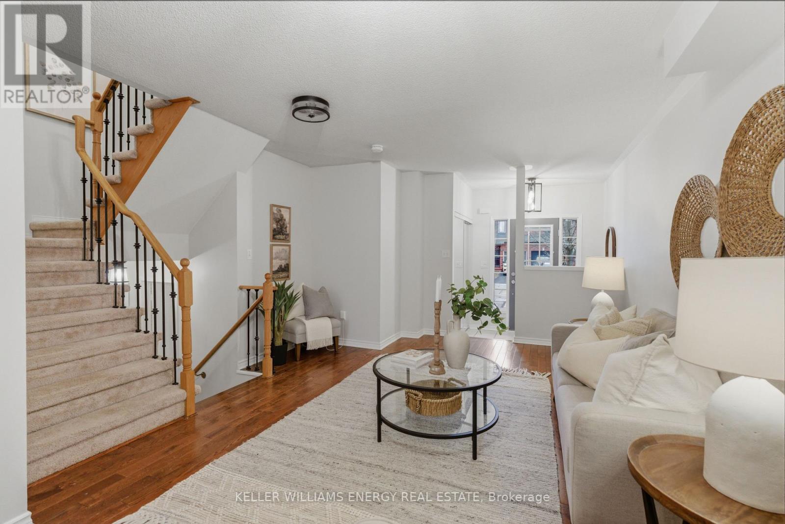 1698 Woodgate Trail, Oshawa, Ontario L1G 8B4 - Photo 5 - E12981756