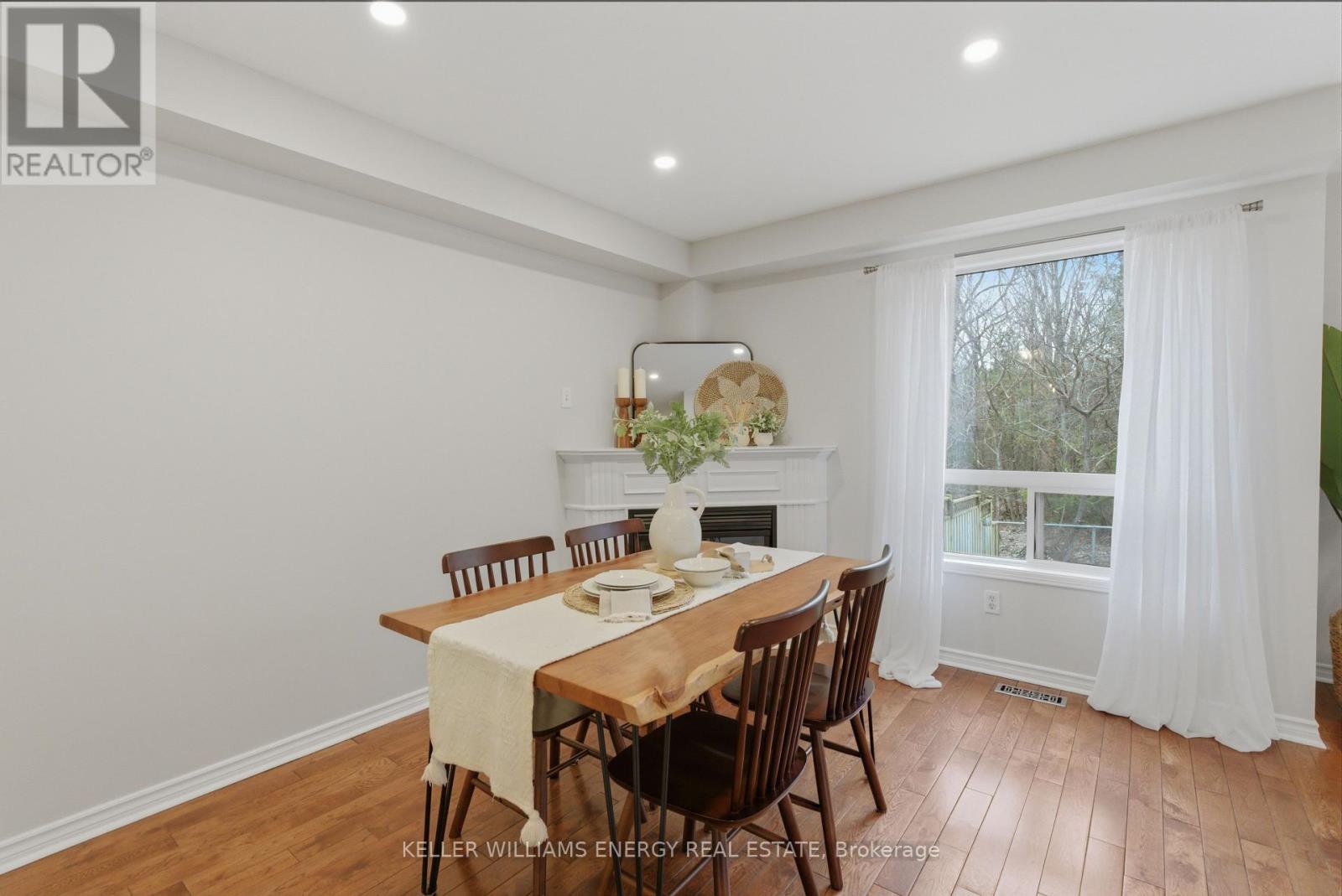 1698 Woodgate Trail, Oshawa, Ontario L1G 8B4 - Photo 8 - E12981756