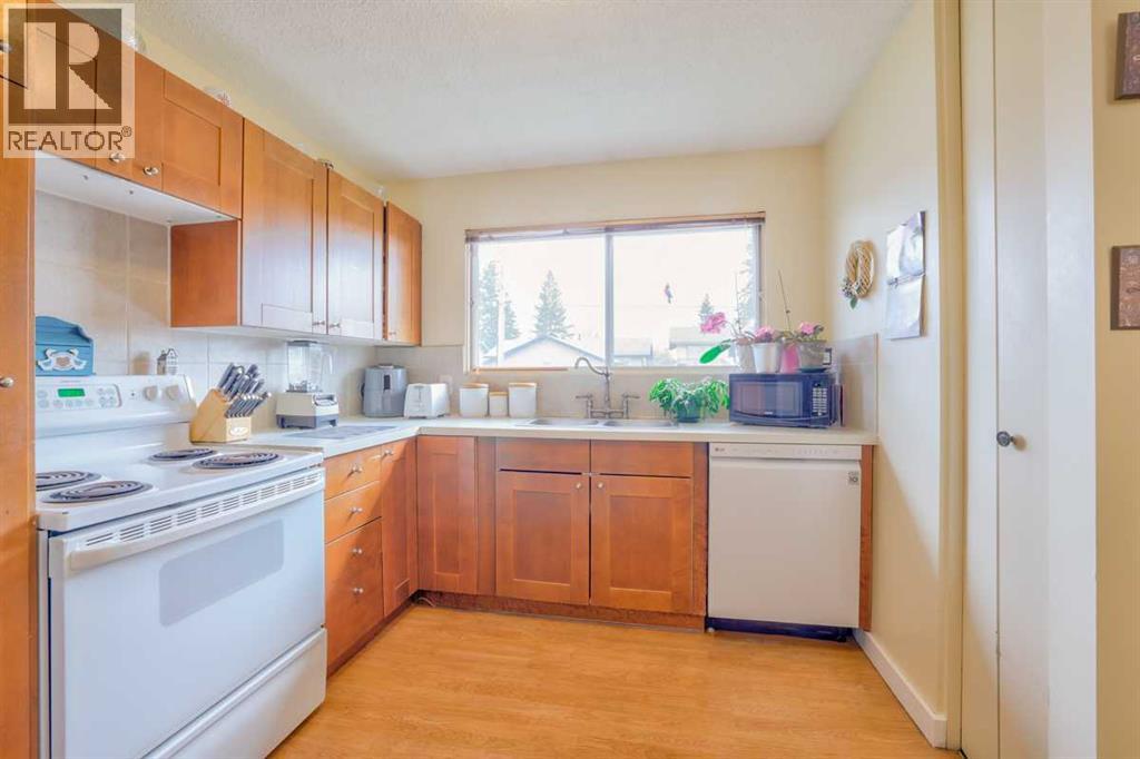 6023 Maddock Drive NE, Calgary, Alberta  T2A 3W3 - Photo 12 - A2296927