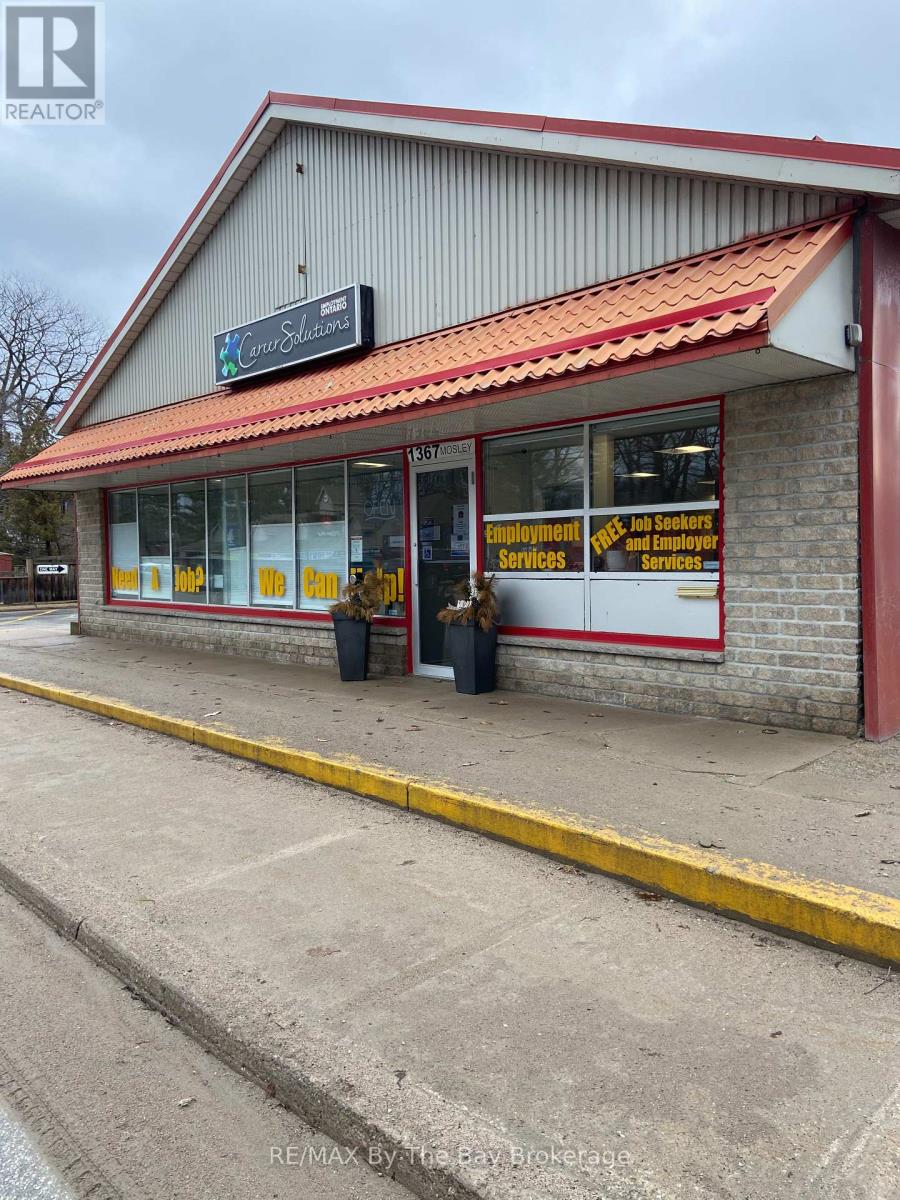 1367 MOSLEY STREET, Wasaga Beach, Ontario