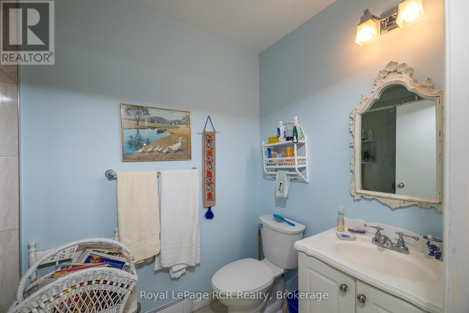 406 Balmy Beach Road, Georgian Bluffs, Ontario  N4K 5N4 - Photo 21 - X12981798