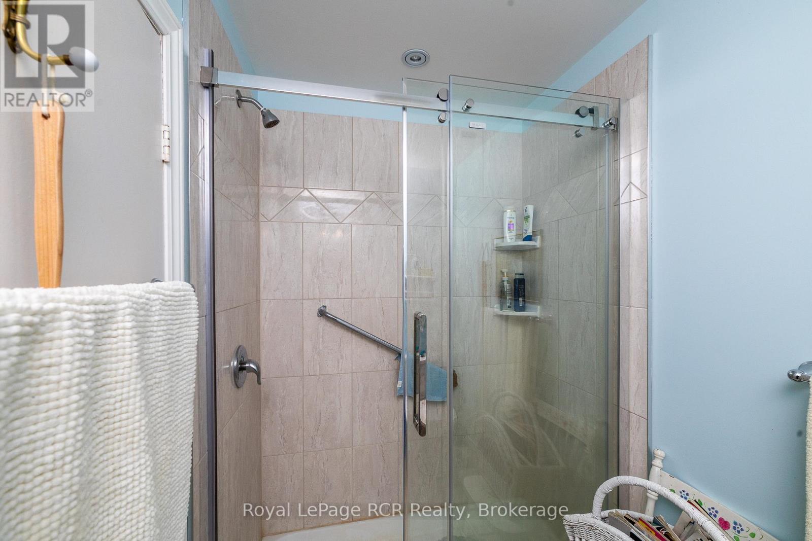 406 Balmy Beach Road, Georgian Bluffs, Ontario  N4K 5N4 - Photo 22 - X12981798