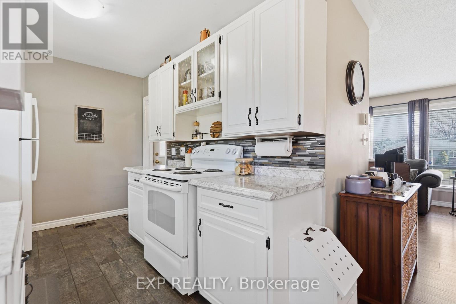 117 Laurentian Drive N, London East, Ontario  N5W 1P1 - Photo 11 - X12981826