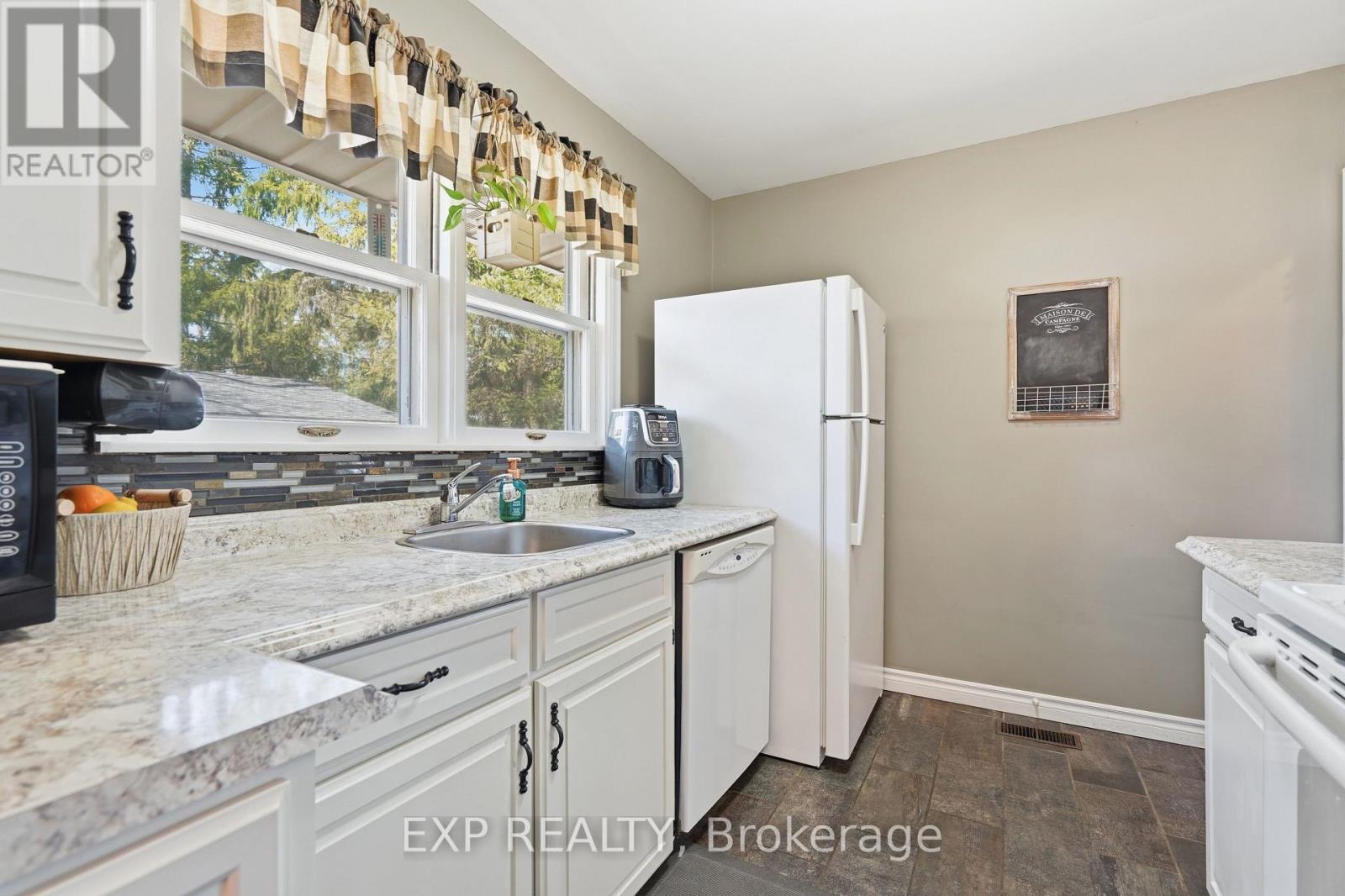 117 Laurentian Drive N, London East, Ontario  N5W 1P1 - Photo 12 - X12981826