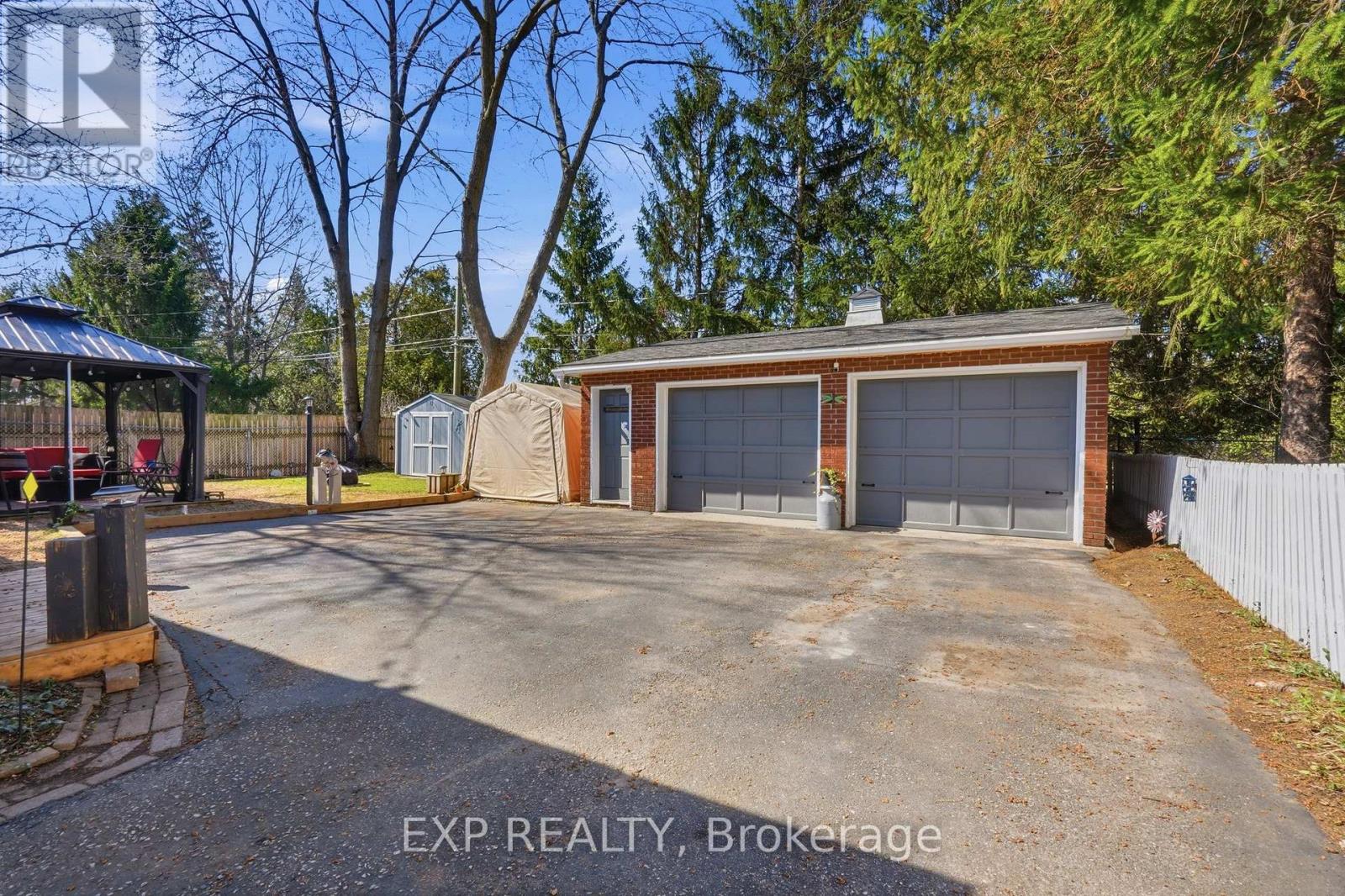 117 Laurentian Drive N, London East, Ontario  N5W 1P1 - Photo 29 - X12981826