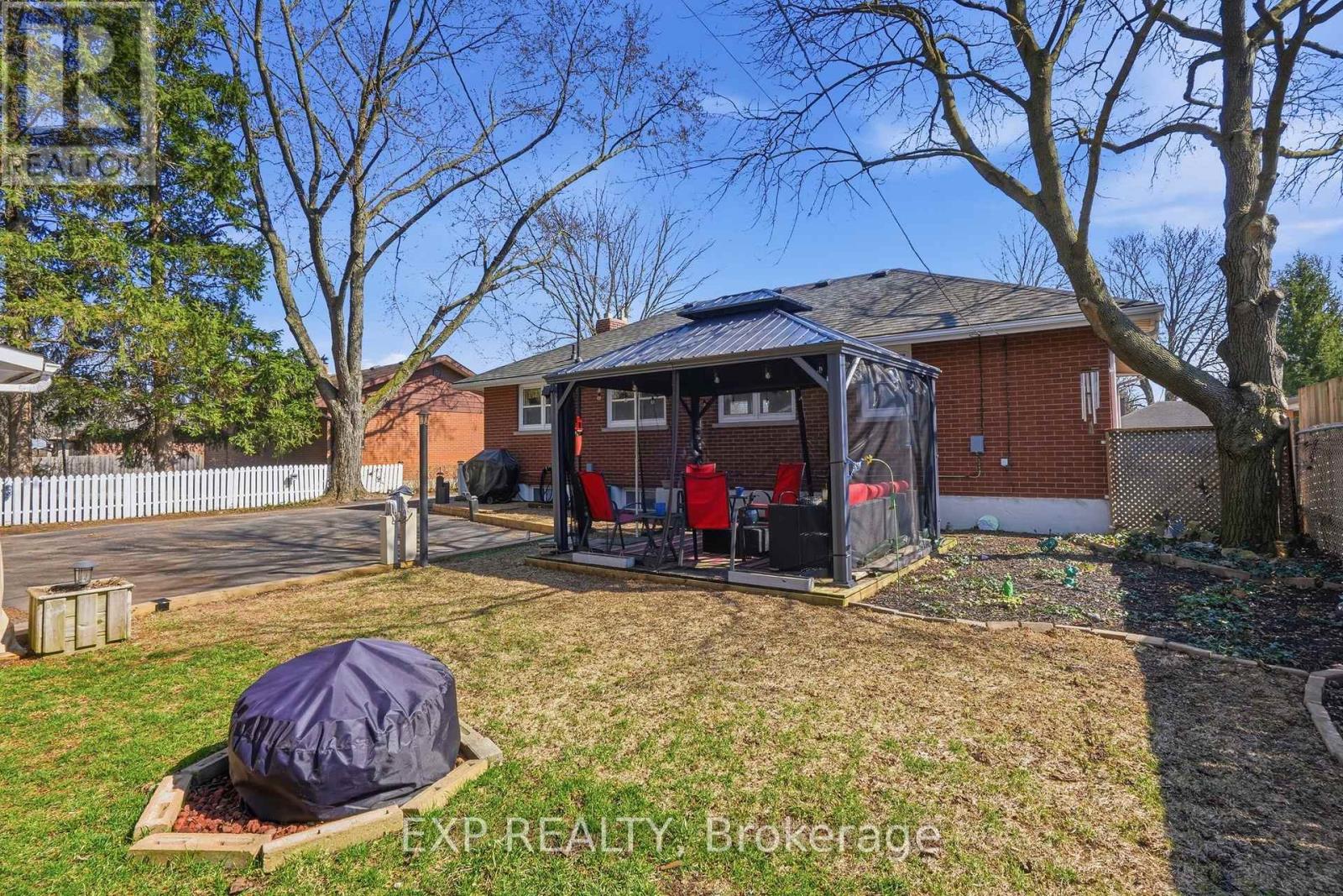 117 Laurentian Drive N, London East, Ontario  N5W 1P1 - Photo 35 - X12981826
