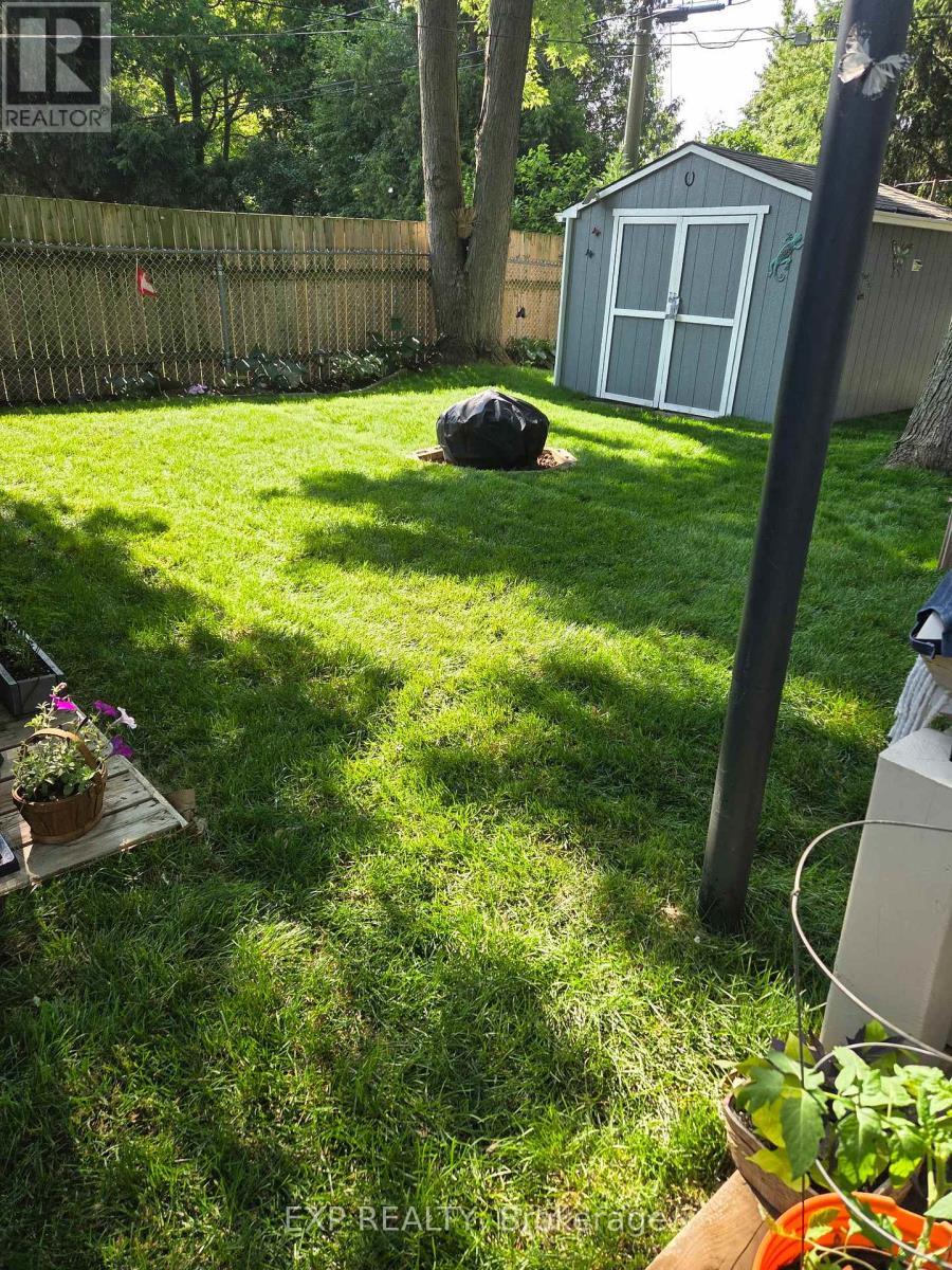 117 Laurentian Drive N, London East, Ontario  N5W 1P1 - Photo 36 - X12981826