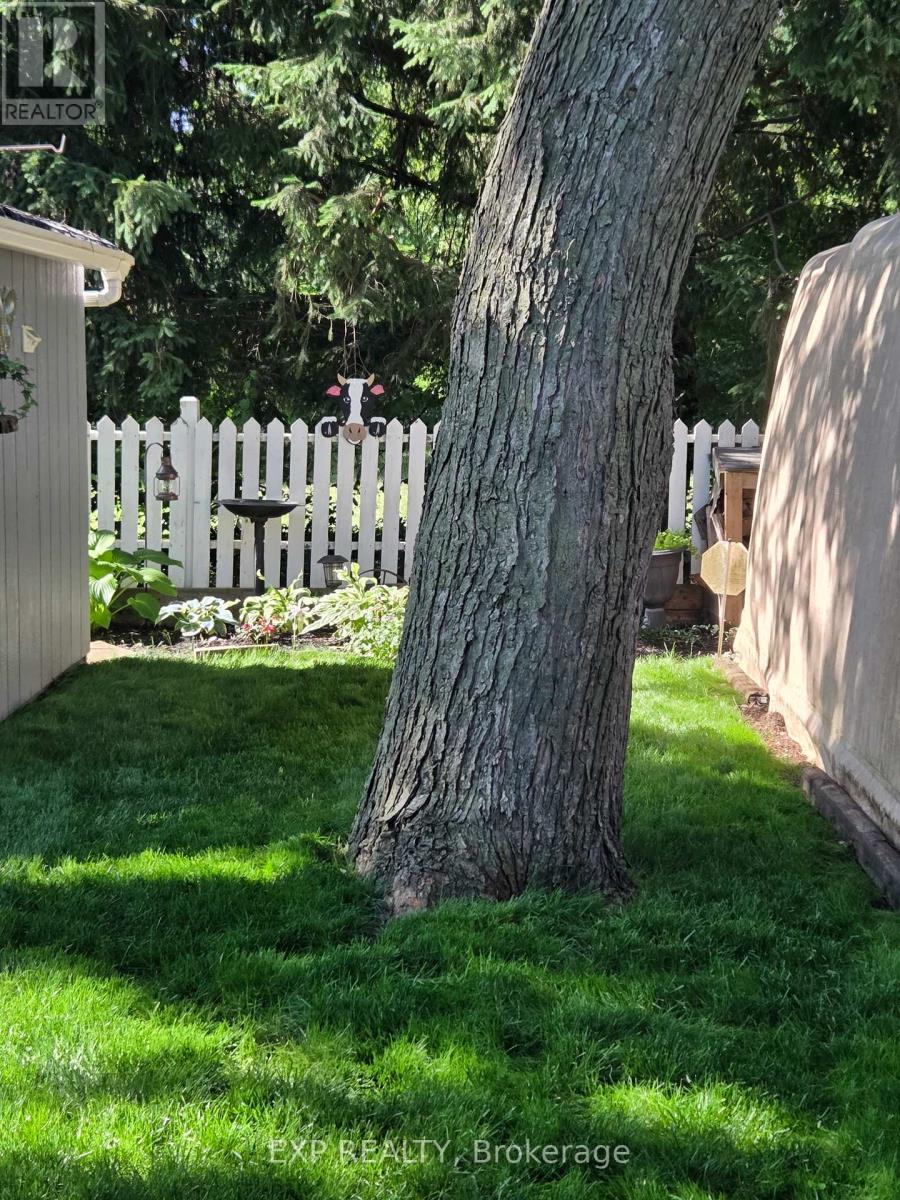 117 Laurentian Drive N, London East, Ontario  N5W 1P1 - Photo 42 - X12981826