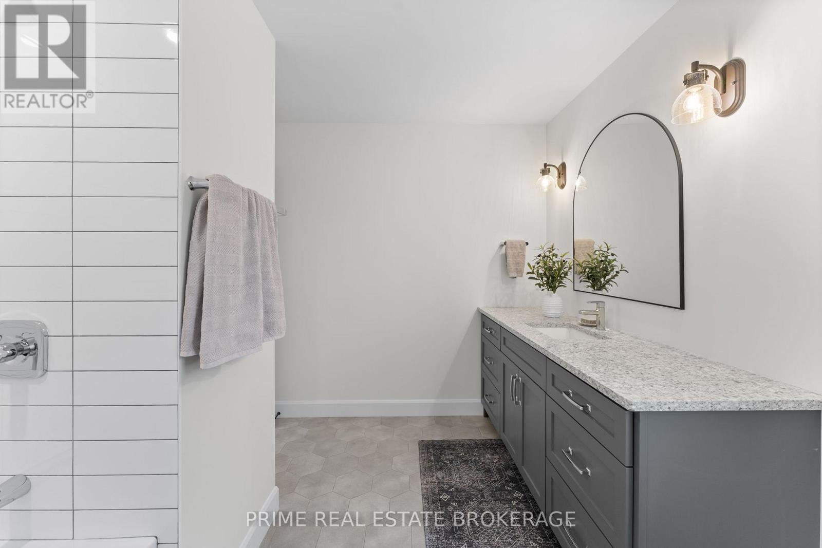 1969 Buroak Crescent, London North, Ontario  N6G 3X9 - Photo 35 - X12981834