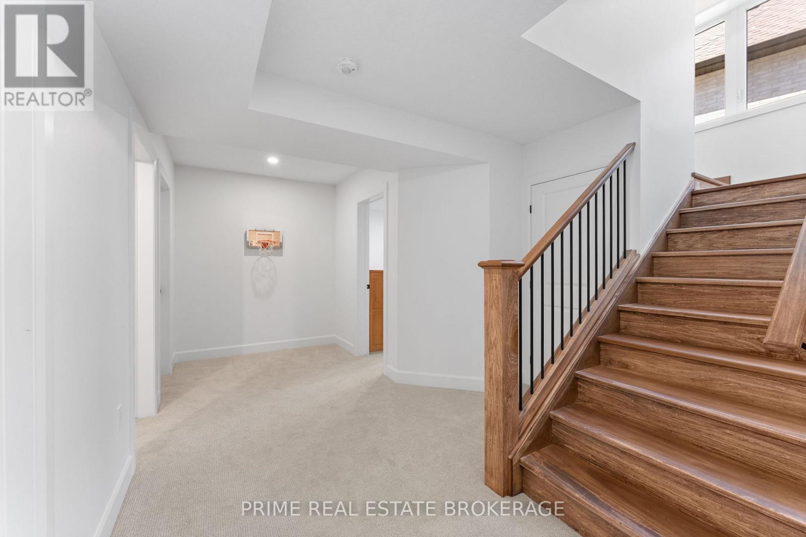 1969 Buroak Crescent, London North, Ontario  N6G 3X9 - Photo 38 - X12981834