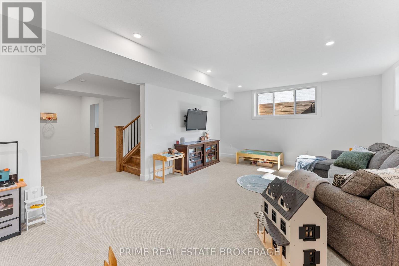 1969 Buroak Crescent, London North, Ontario  N6G 3X9 - Photo 39 - X12981834