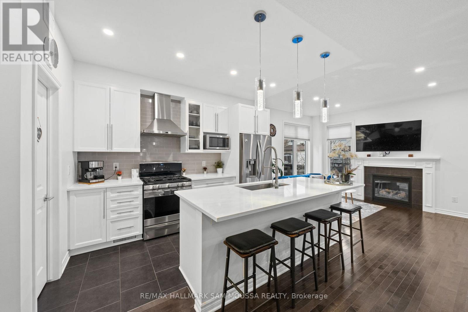 185 Flat Sedge Crescent, Ottawa, Ontario  K1T 0G9 - Photo 10 - X12981906