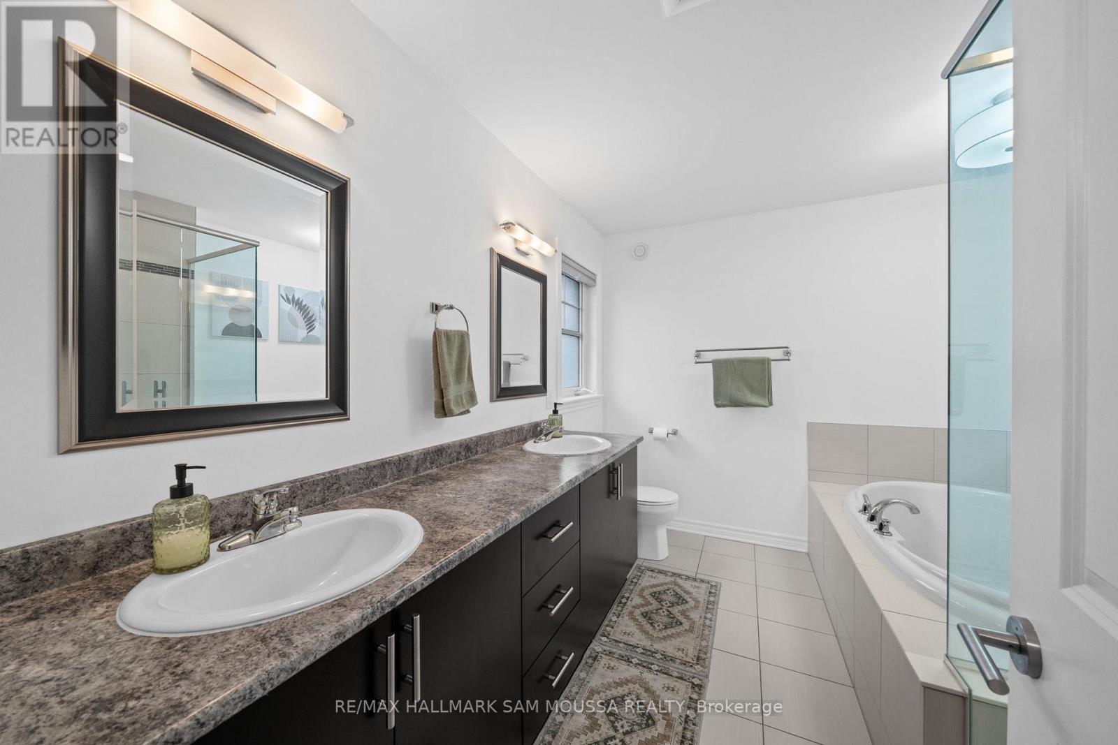 185 Flat Sedge Crescent, Ottawa, Ontario  K1T 0G9 - Photo 11 - X12981906