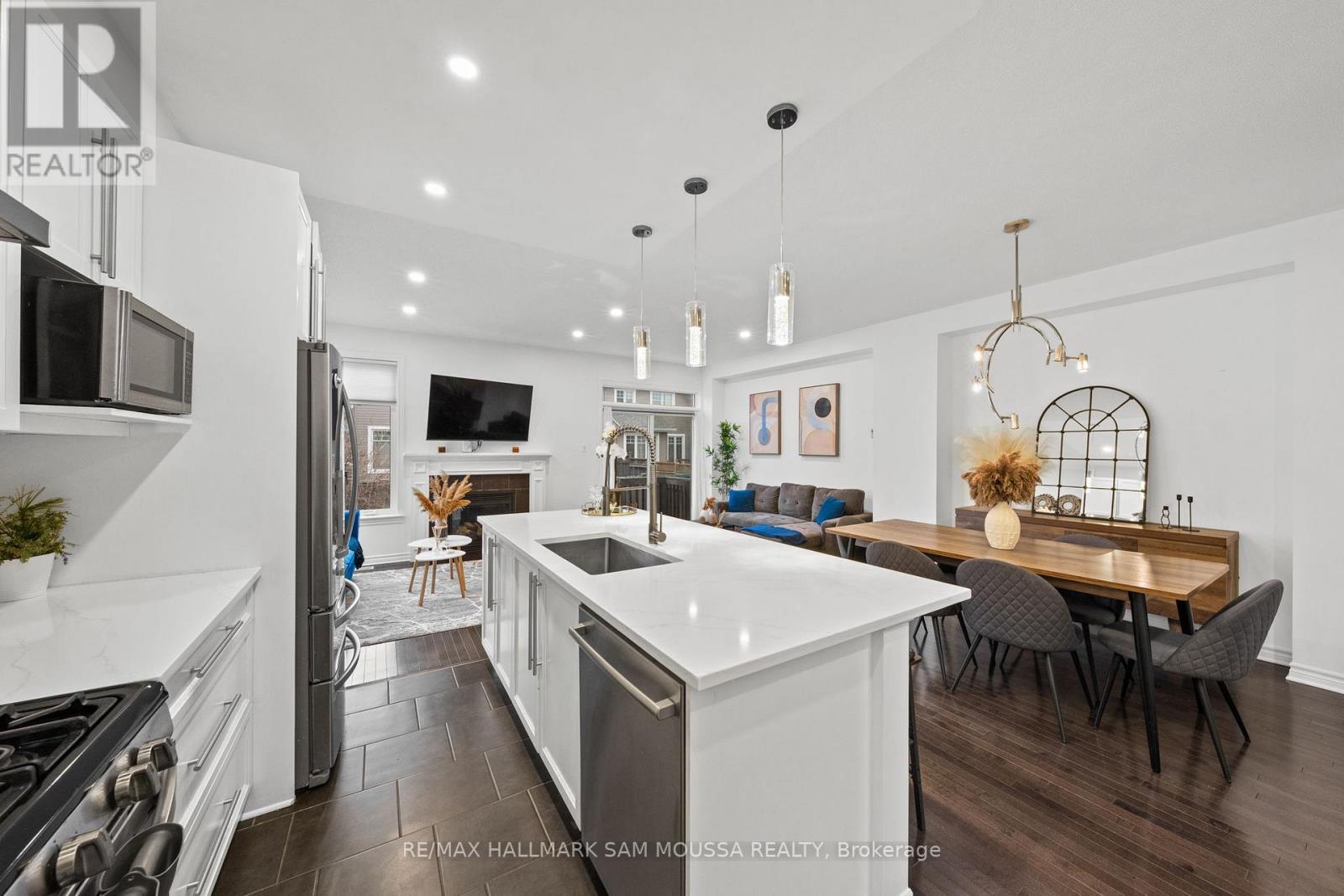 185 Flat Sedge Crescent, Ottawa, Ontario  K1T 0G9 - Photo 15 - X12981906