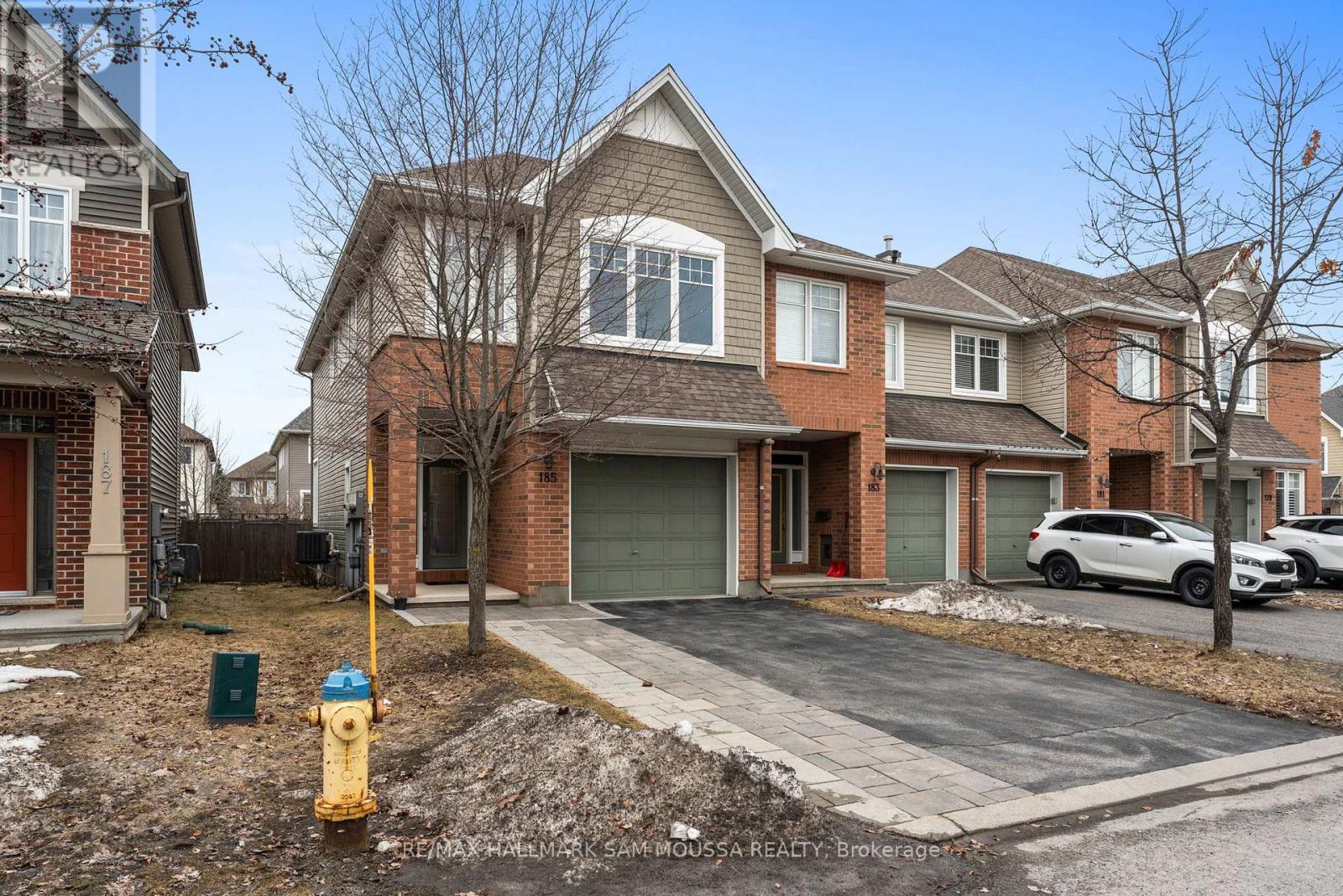 185 Flat Sedge Crescent, Ottawa, Ontario  K1T 0G9 - Photo 2 - X12981906