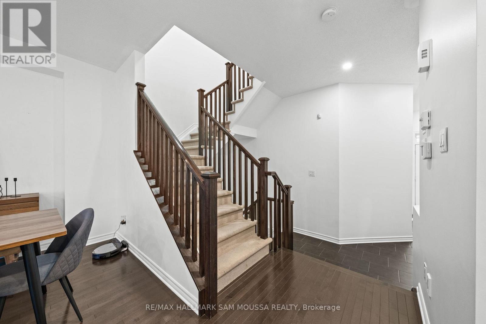 185 Flat Sedge Crescent, Ottawa, Ontario  K1T 0G9 - Photo 22 - X12981906