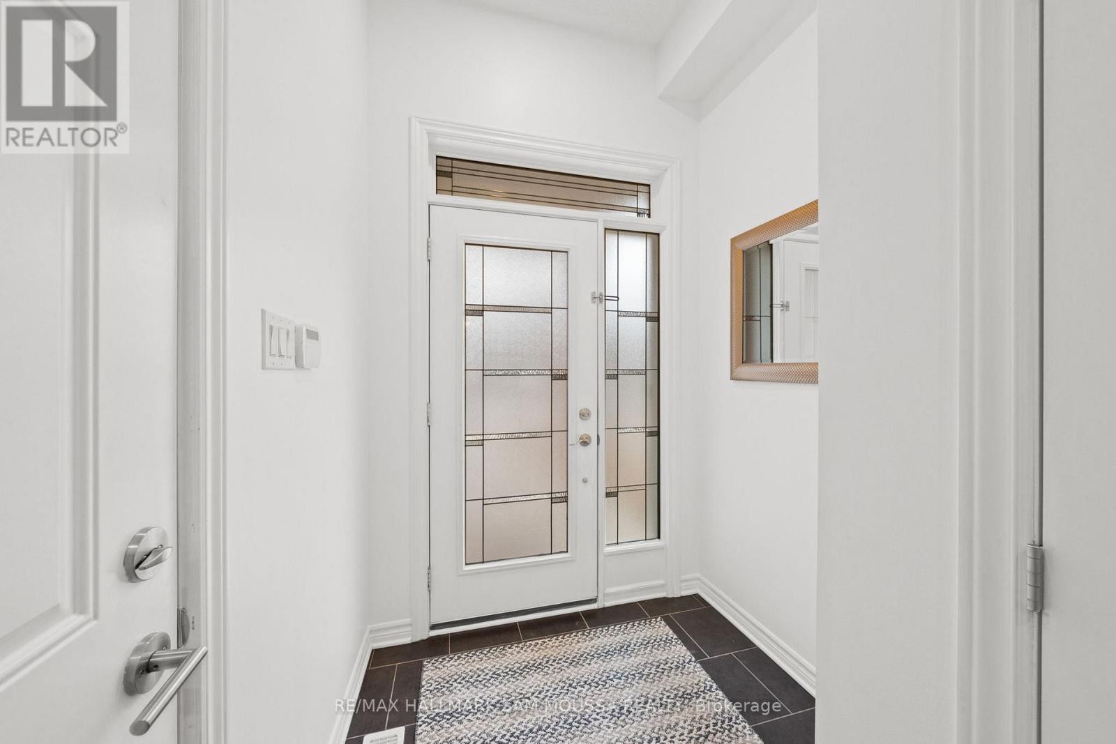 185 Flat Sedge Crescent, Ottawa, Ontario  K1T 0G9 - Photo 4 - X12981906