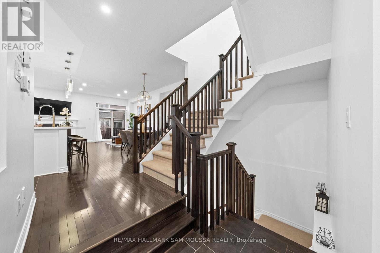 185 Flat Sedge Crescent, Ottawa, Ontario  K1T 0G9 - Photo 8 - X12981906