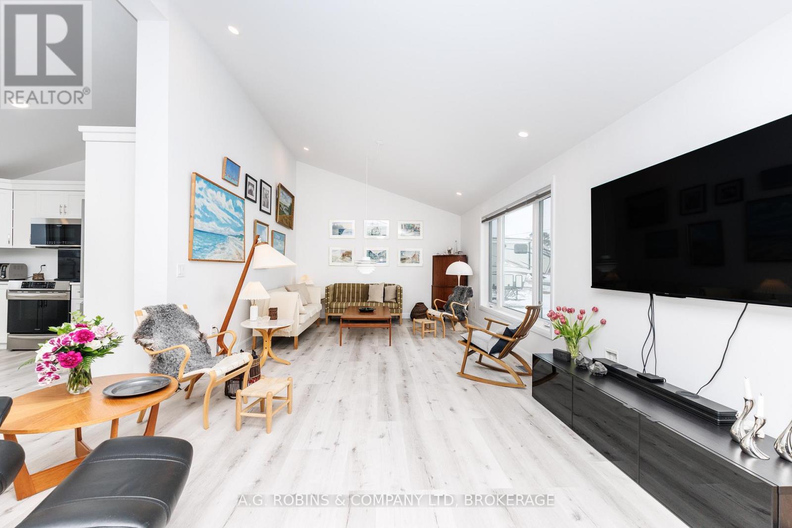 11716 Lakeshore Road, Wainfleet, Ontario  L0S 1V0 - Photo 10 - X12792076