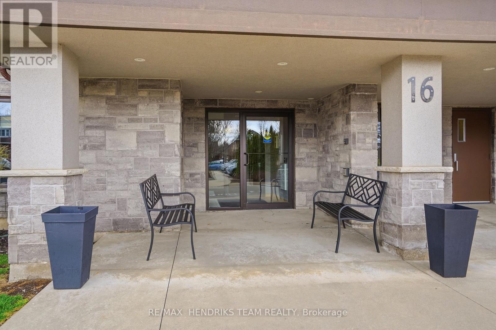 109 - 16 Sullivan Avenue, Thorold, Ontario  L2V 2Y2 - Photo 3 - X12727076