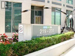 401 - 219 Fort York Boulevard, Toronto, Ontario  M5V 1B1 - Photo 2 - C12981824