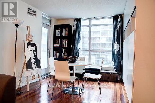 401 - 219 Fort York Boulevard, Toronto, Ontario  M5V 1B1 - Photo 6 - C12981824