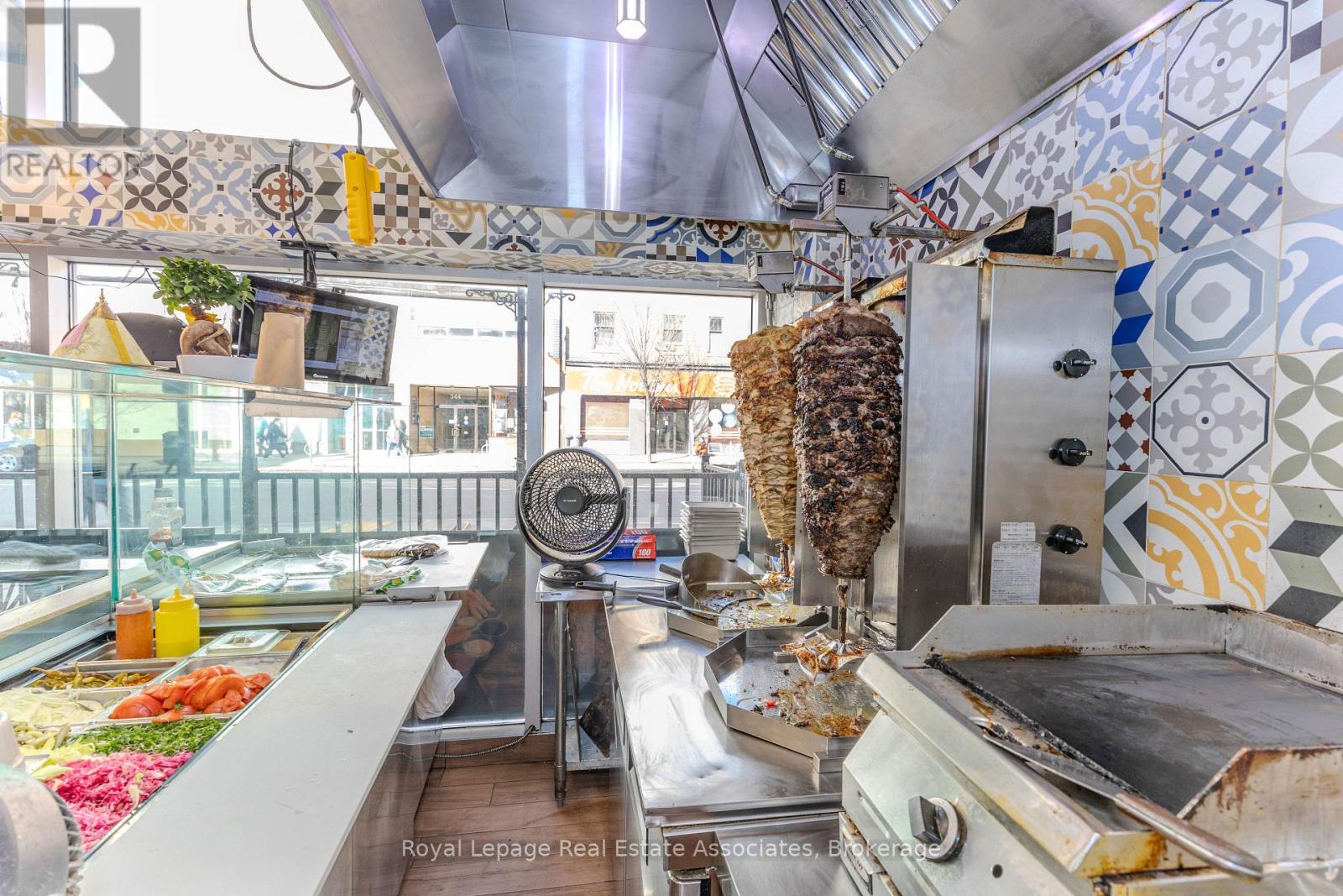 Unit 1 - 750 Spadina Avenue, Toronto, Ontario  M5S 2J2 - Photo 10 - C12981860