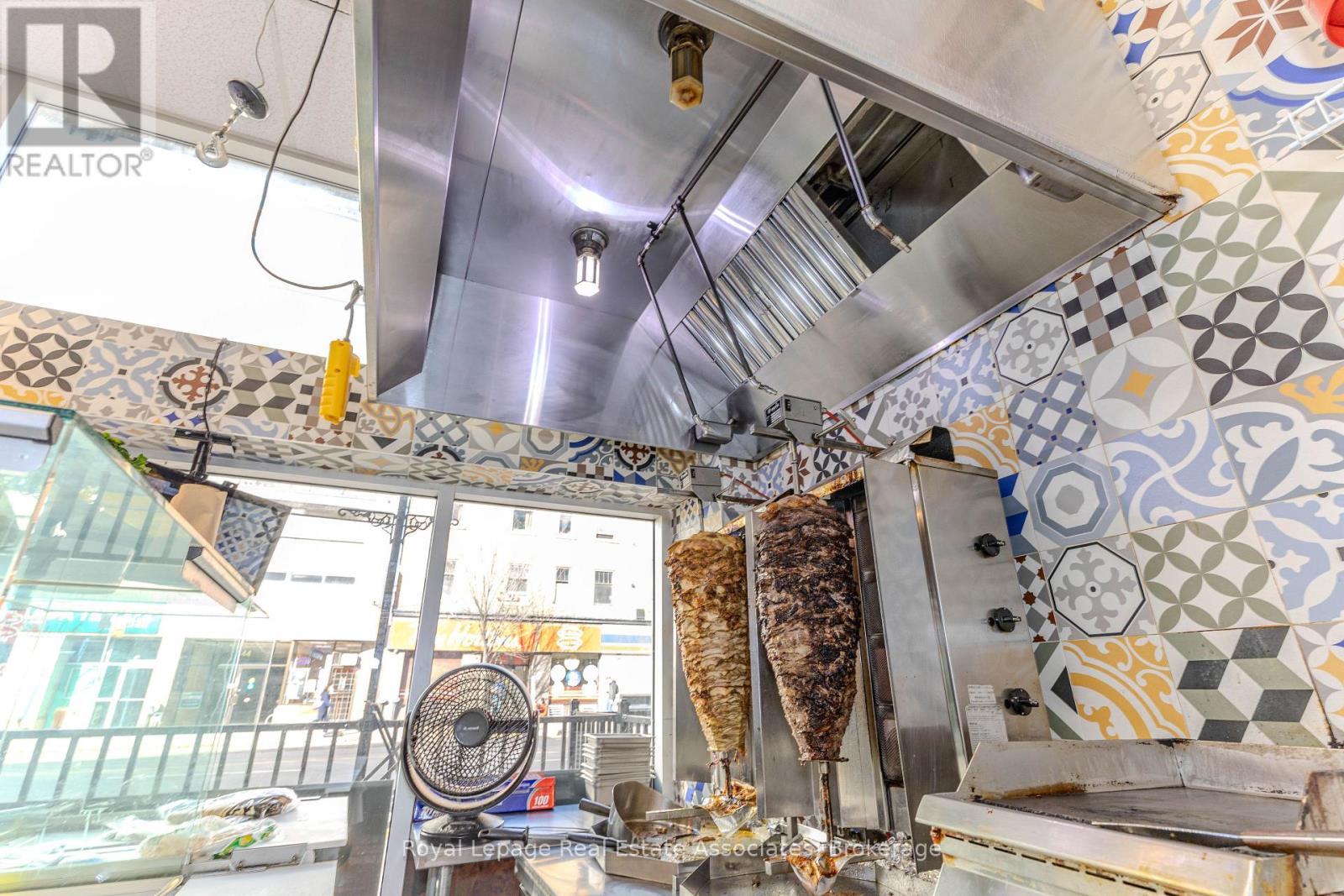 Unit 1 - 750 Spadina Avenue, Toronto, Ontario  M5S 2J2 - Photo 11 - C12981860