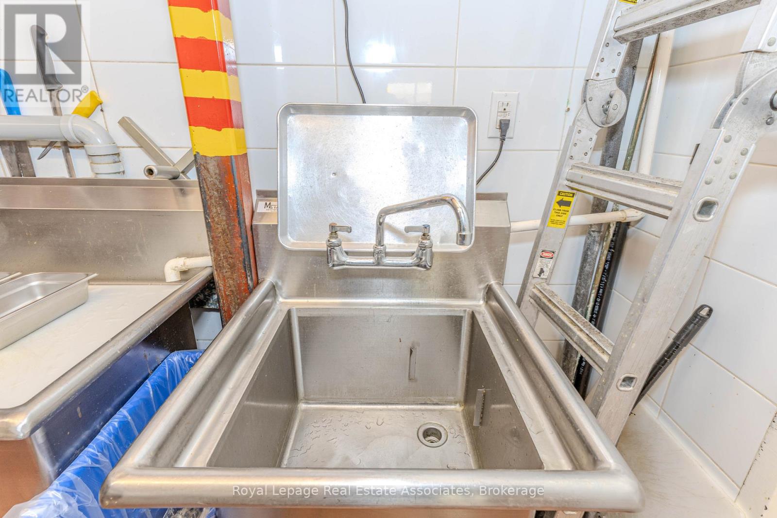 Unit 1 - 750 Spadina Avenue, Toronto, Ontario  M5S 2J2 - Photo 19 - C12981860