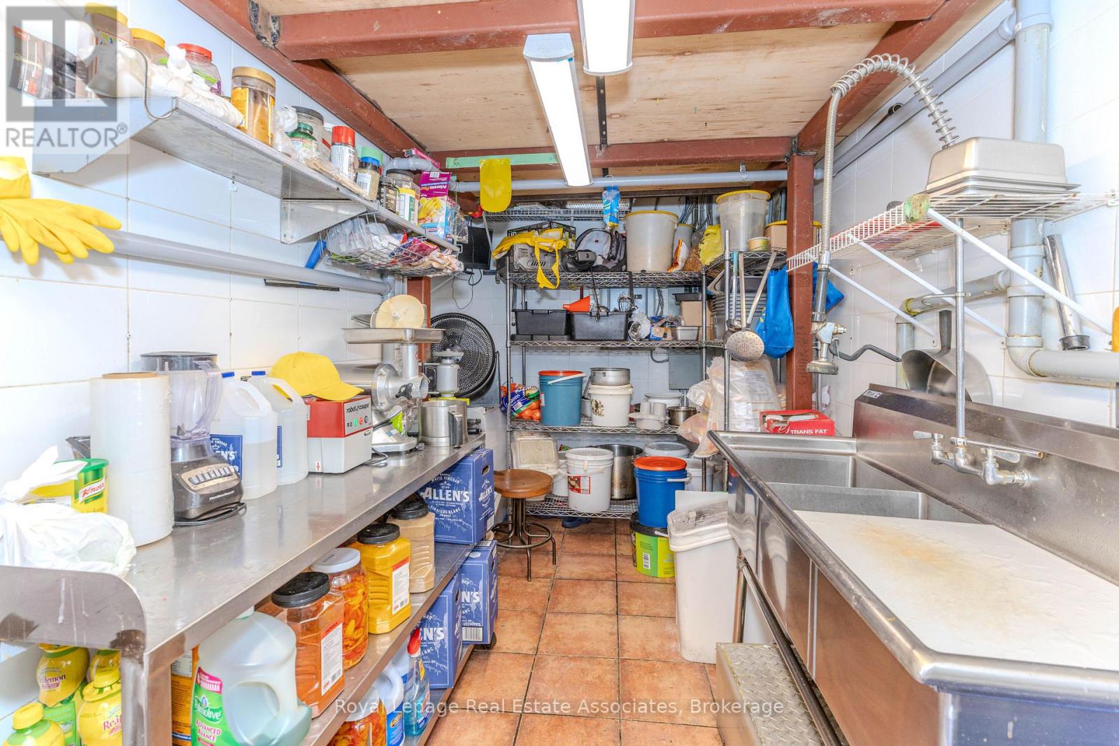 Unit 1 - 750 Spadina Avenue, Toronto, Ontario  M5S 2J2 - Photo 23 - C12981860