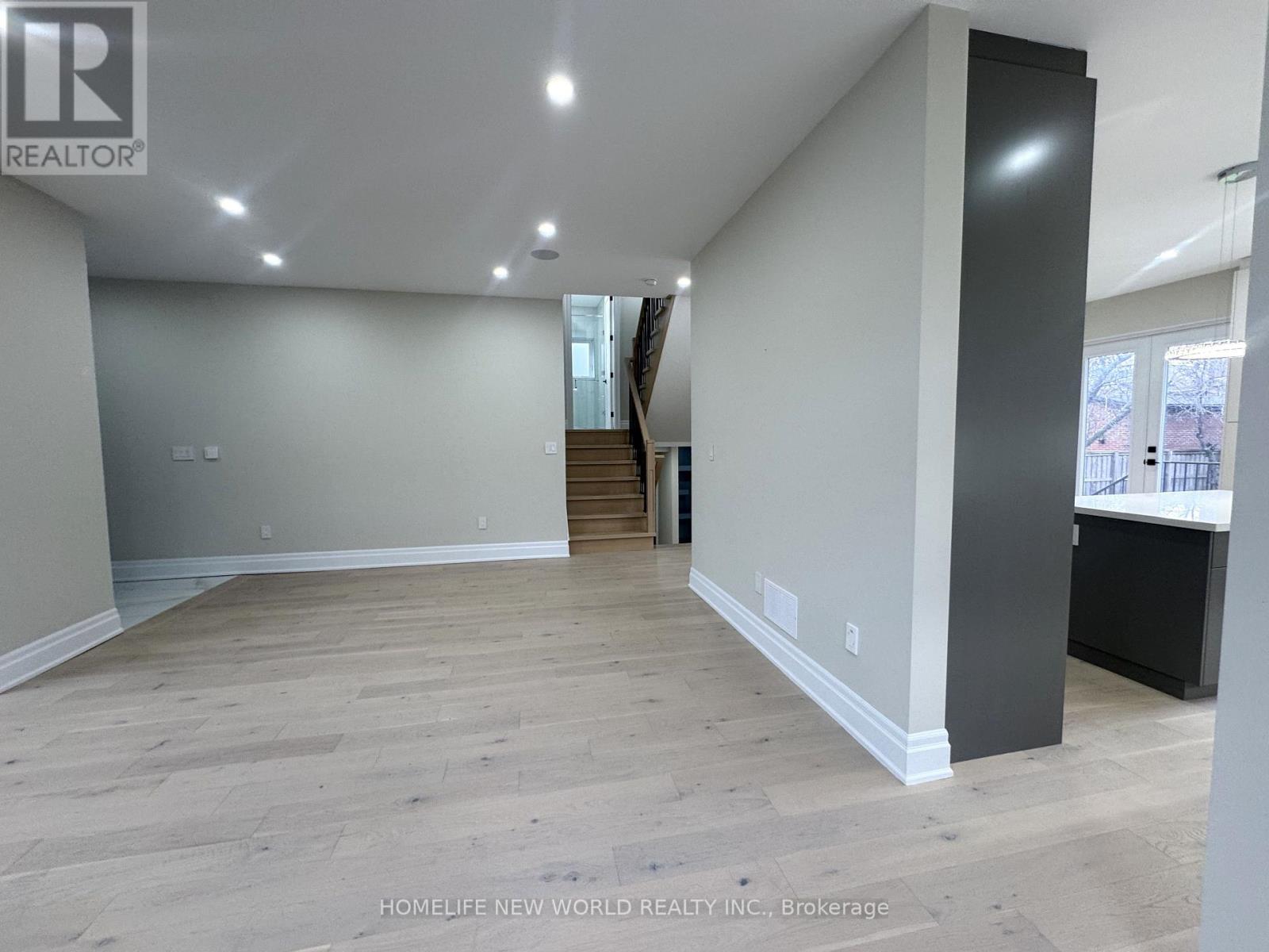 150 Viewmount Avenue, Toronto, Ontario  M6B 1T7 - Photo 17 - C12981884