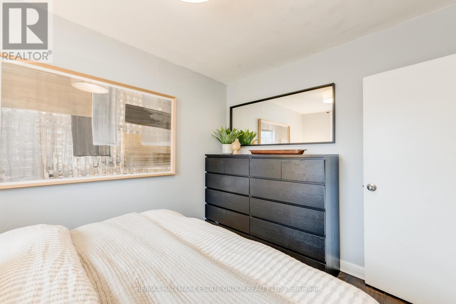 225 Woodville Avenue, Toronto, Ontario  M4J 2R4 - Photo 15 - E12981724