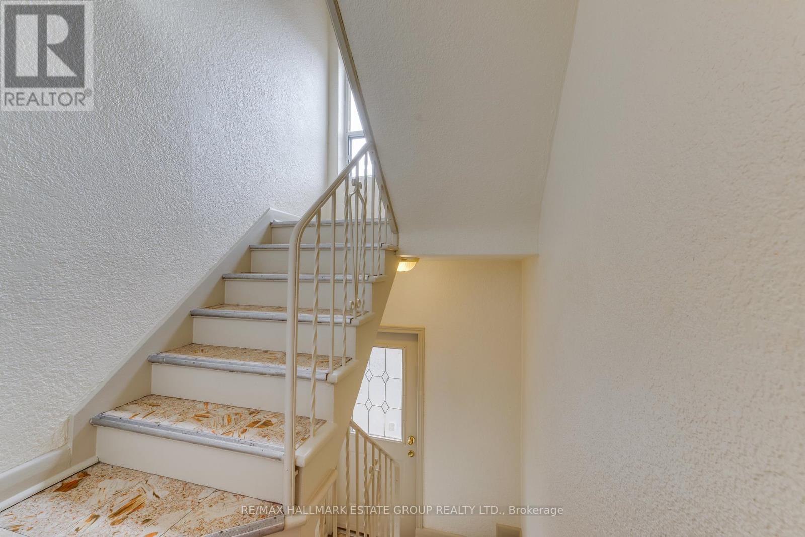 225 Woodville Avenue, Toronto, Ontario  M4J 2R4 - Photo 17 - E12981724