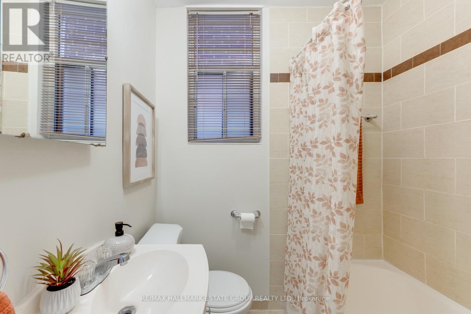 225 Woodville Avenue, Toronto, Ontario  M4J 2R4 - Photo 40 - E12981724