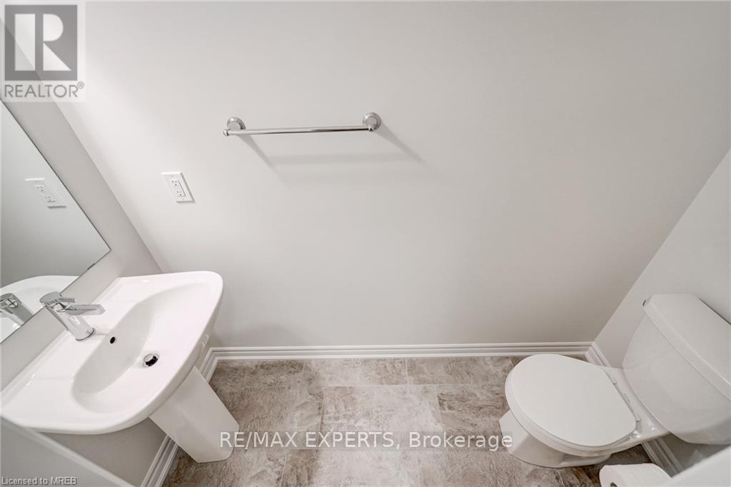 185 South Ocean Drive, Oshawa, Ontario  L1L 0K4 - Photo 10 - E12981800