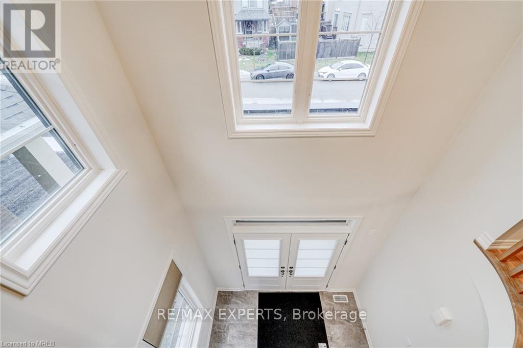 185 South Ocean Drive, Oshawa, Ontario  L1L 0K4 - Photo 11 - E12981800