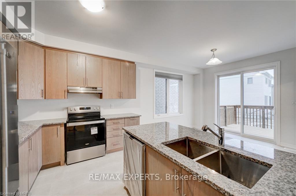 185 South Ocean Drive, Oshawa, Ontario  L1L 0K4 - Photo 2 - E12981800