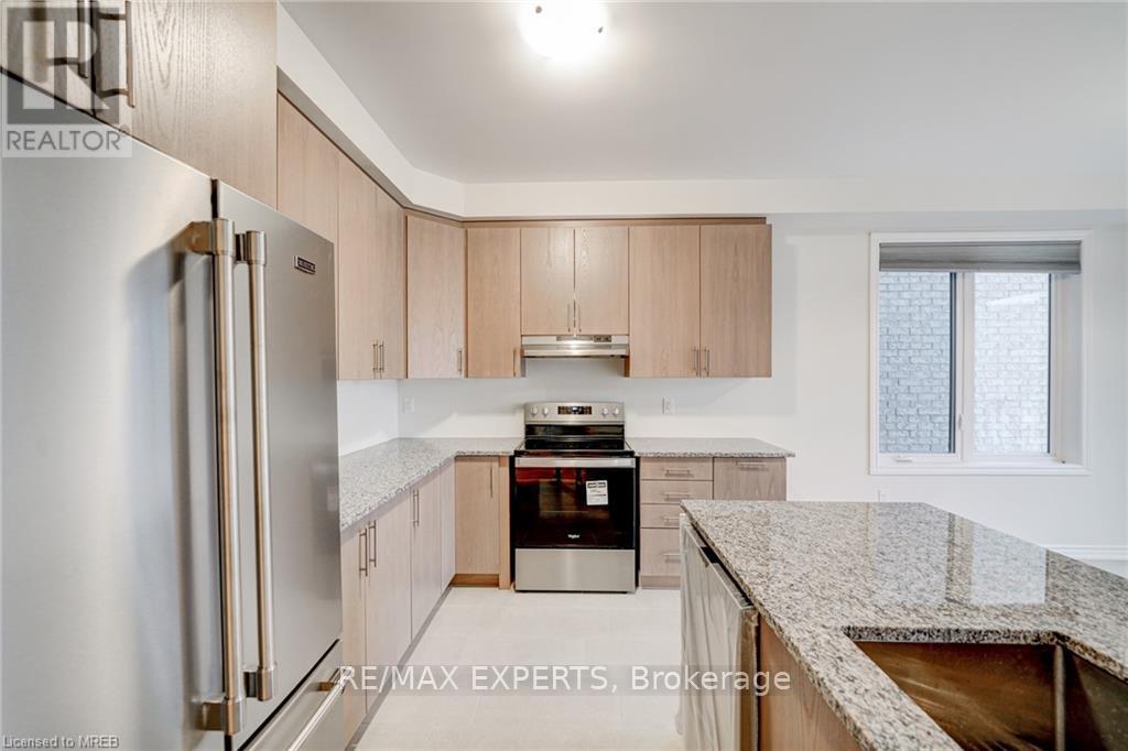 185 South Ocean Drive, Oshawa, Ontario  L1L 0K4 - Photo 3 - E12981800