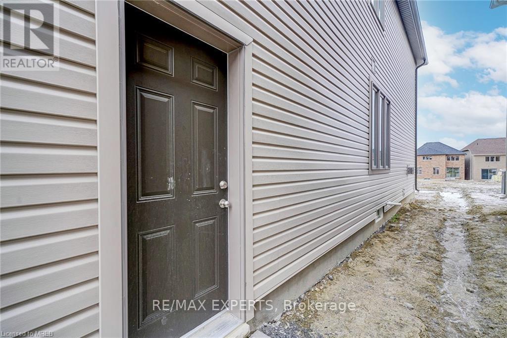 185 South Ocean Drive, Oshawa, Ontario  L1L 0K4 - Photo 33 - E12981800