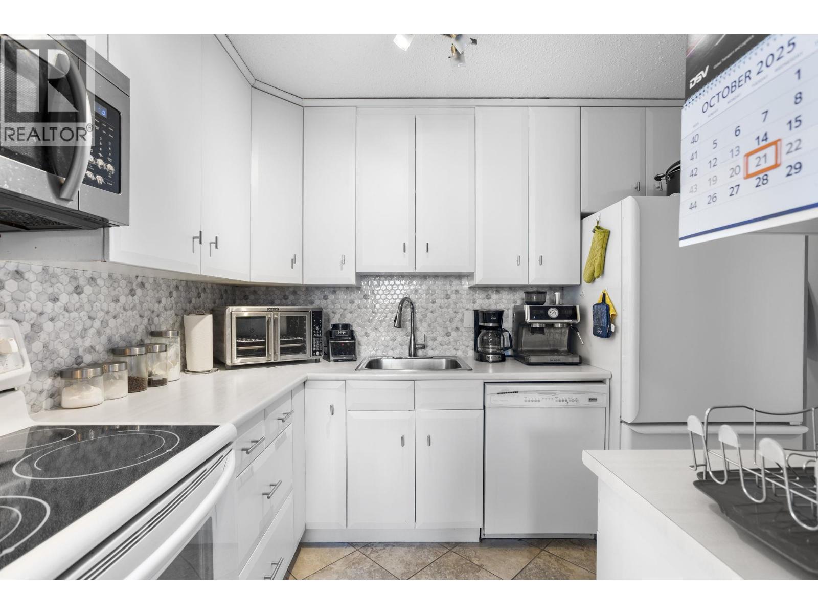 1605 3737 Bartlett Court, Burnaby, British Columbia  V3J 7E3 - Photo 12 - R3086243