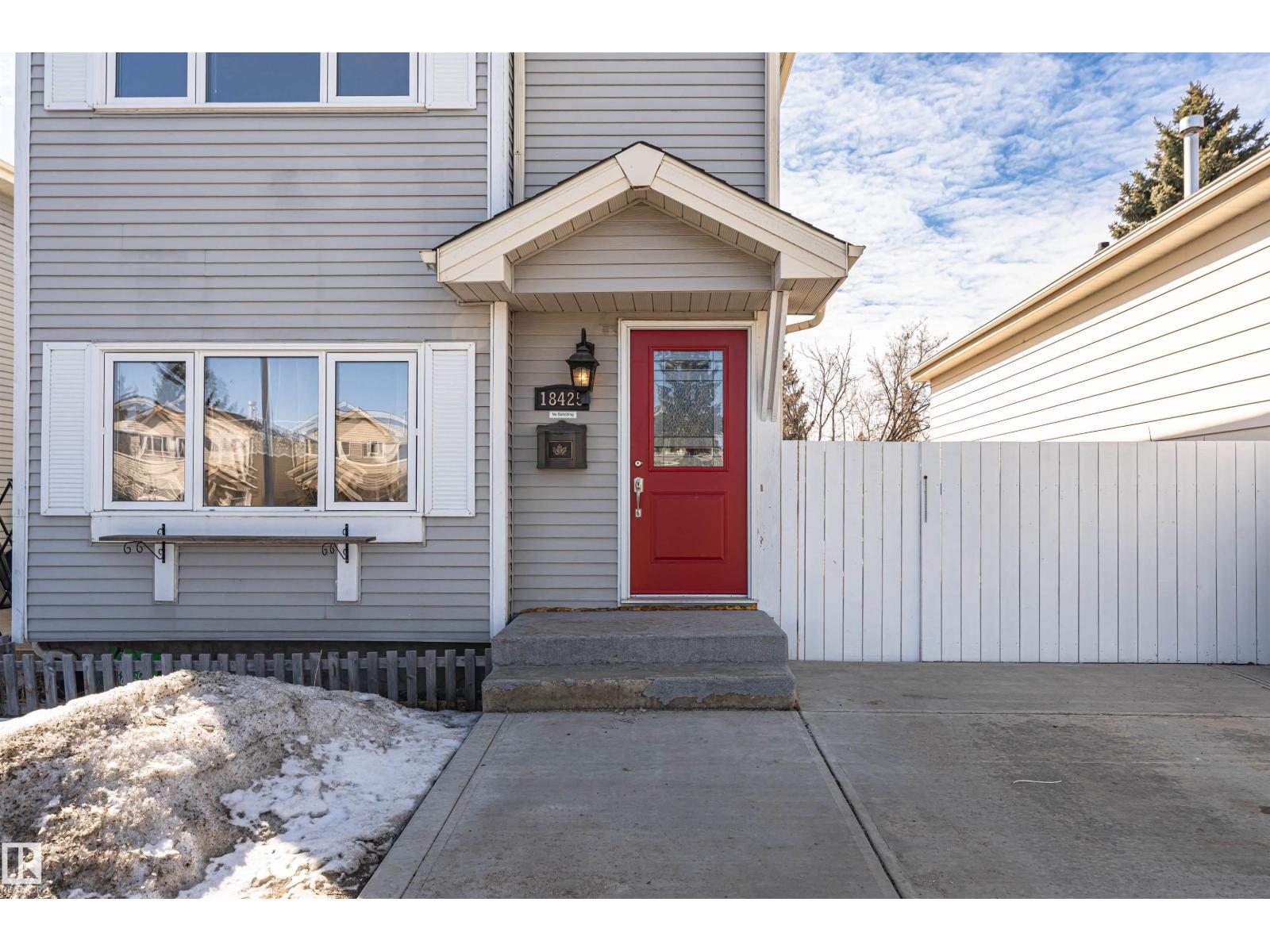 18425 95a Av Nw, Edmonton, Alberta  T5T 3V7 - Photo 2 - E4480954