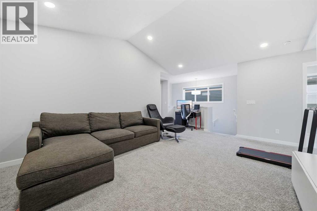 704 Creekstone Circle Sw, Calgary, Alberta  T2X 4Y6 - Photo 15 - A2286641