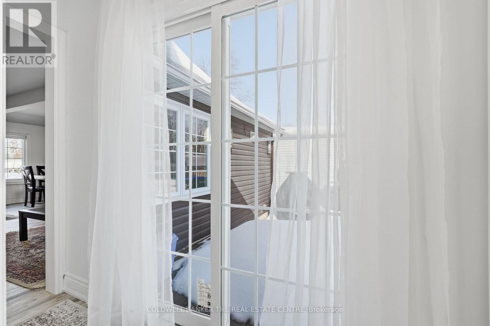 1127 Shore Acres Drive, Innisfil, Ontario  L0L 1R0 - Photo 19 - N12981786