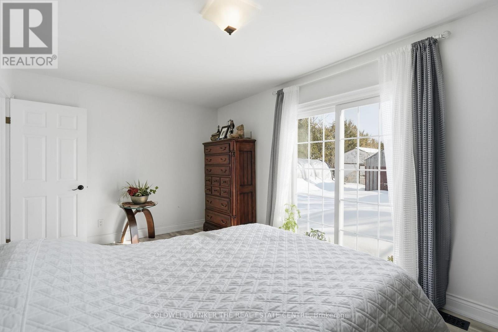 1127 Shore Acres Drive, Innisfil, Ontario  L0L 1R0 - Photo 22 - N12981786