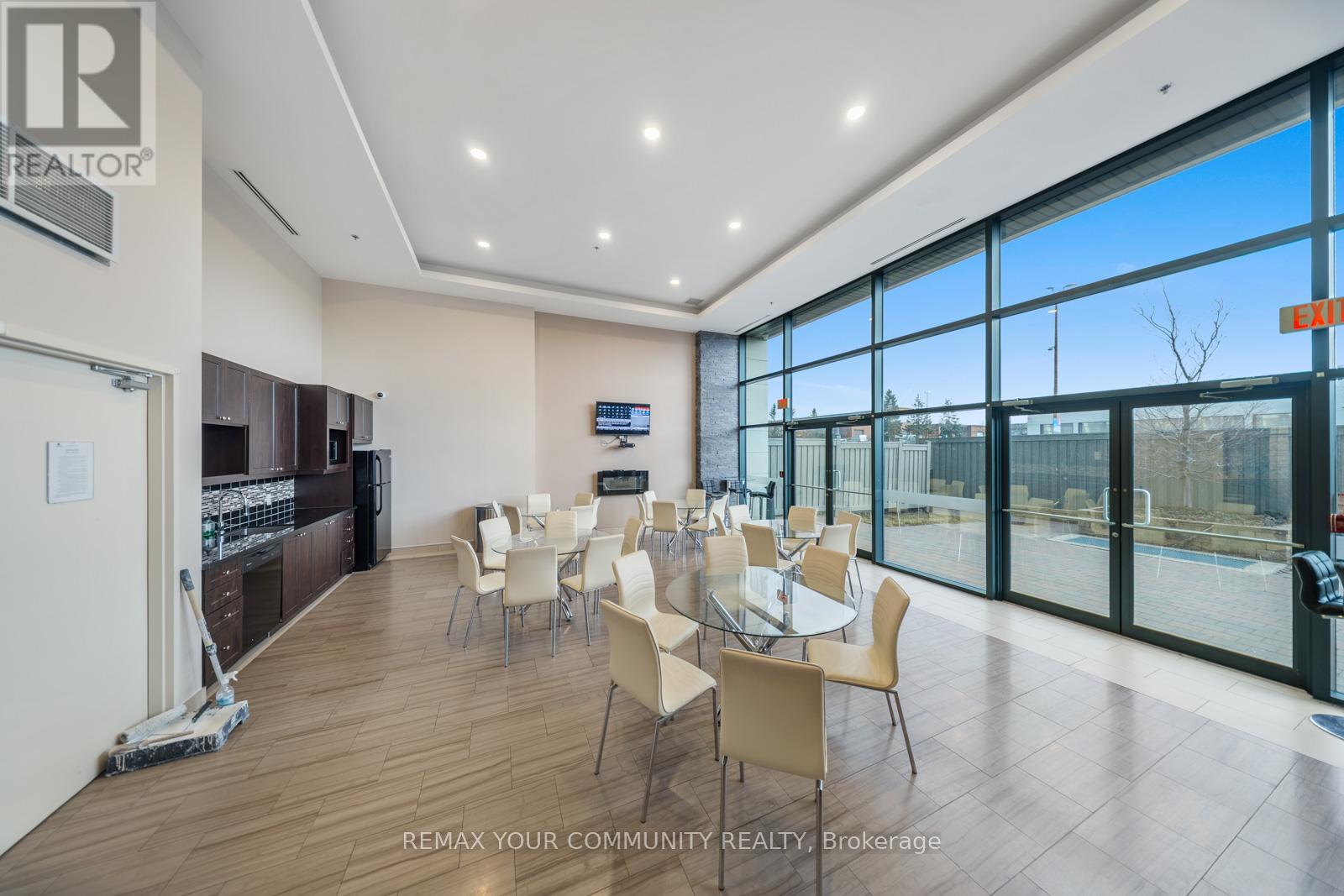 315 - 24 Woodstream Boulevard, Vaughan, Ontario  L4L 8C4 - Photo 41 - N12981840