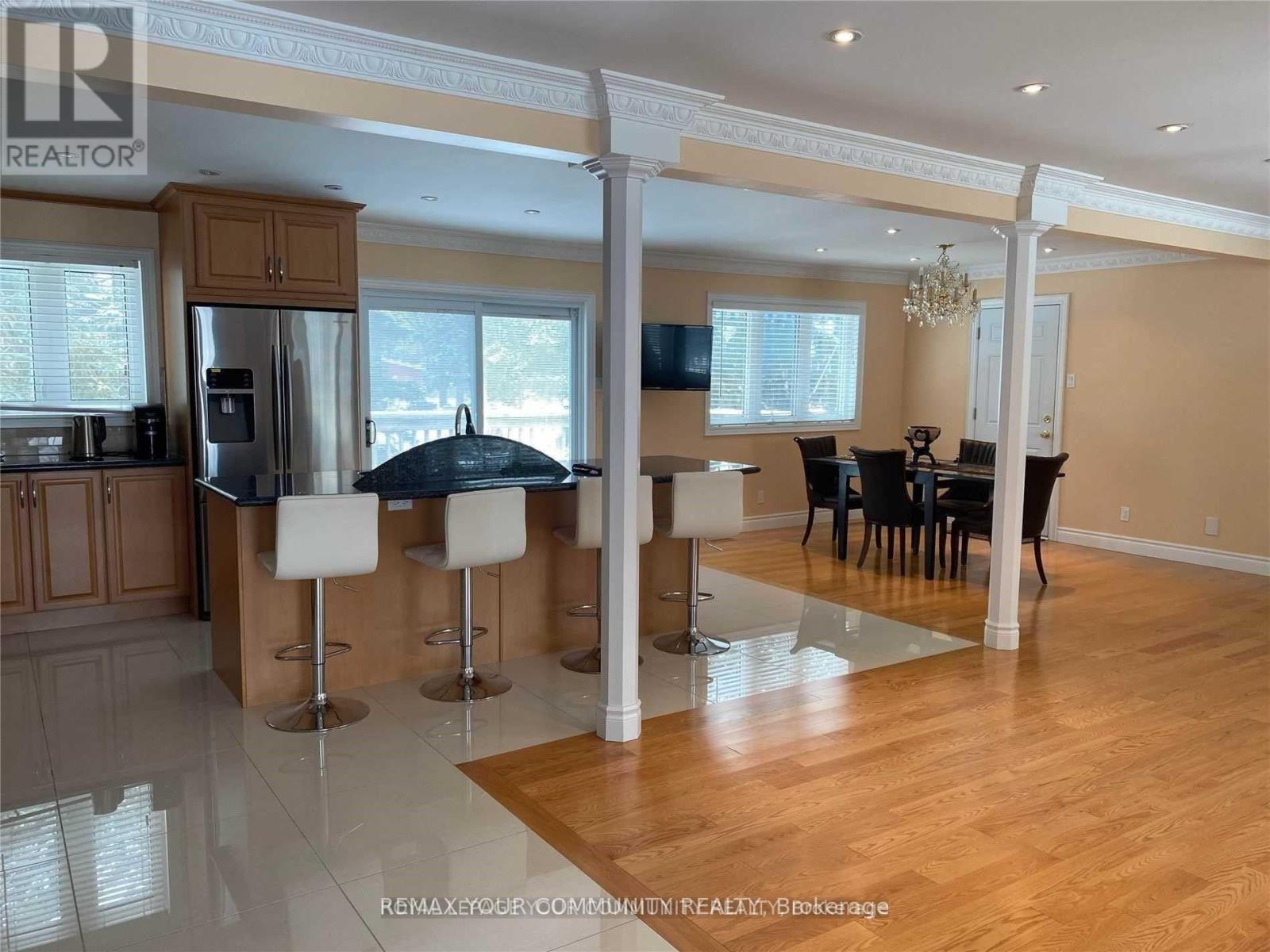 30 Forest Circle Court, Vaughan, Ontario  L4L 1N9 - Photo 5 - N12981896