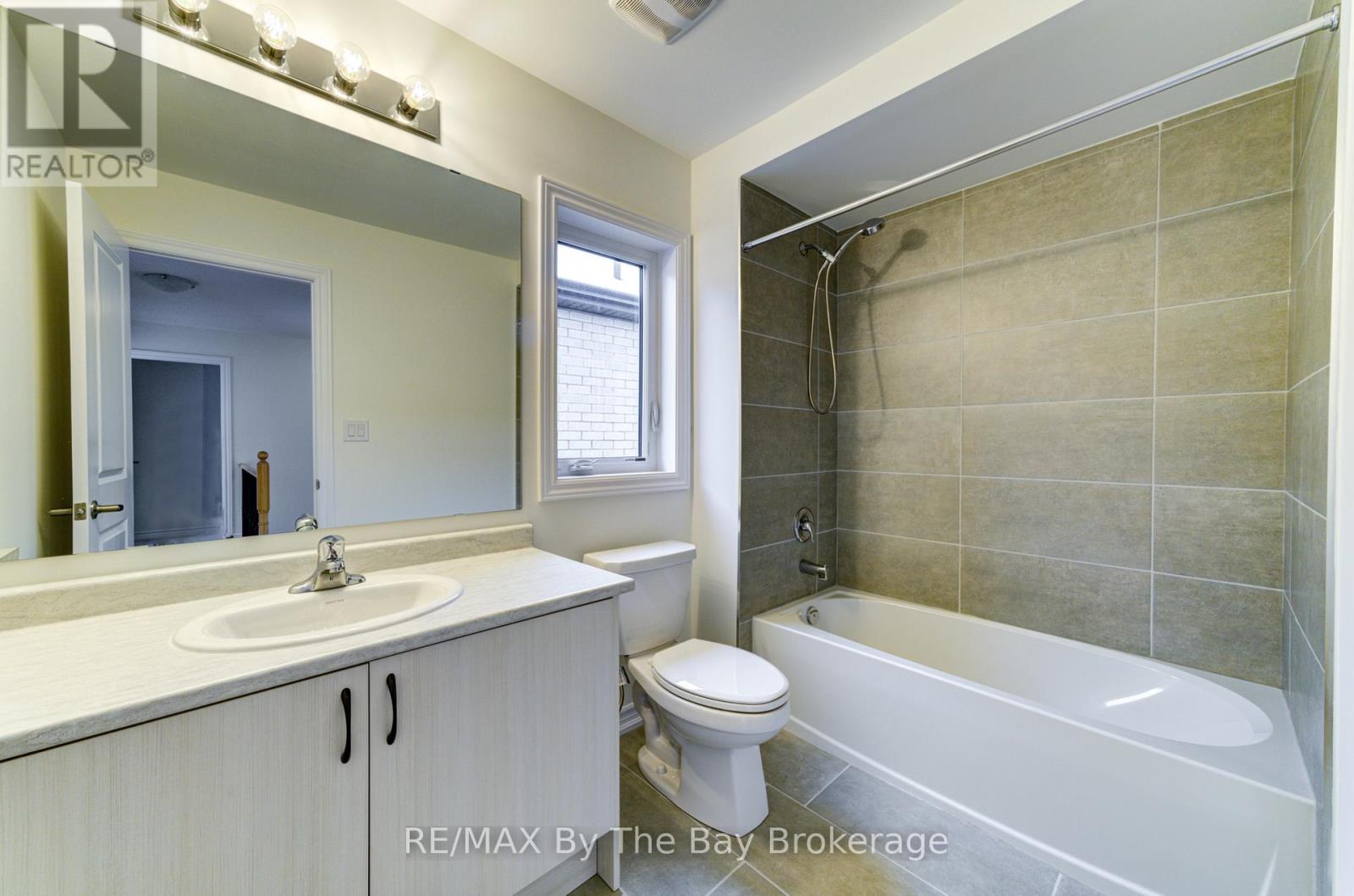 61 Rosanne Circle, Wasaga Beach, Ontario  L9Z 0M8 - Photo 27 - S12749070