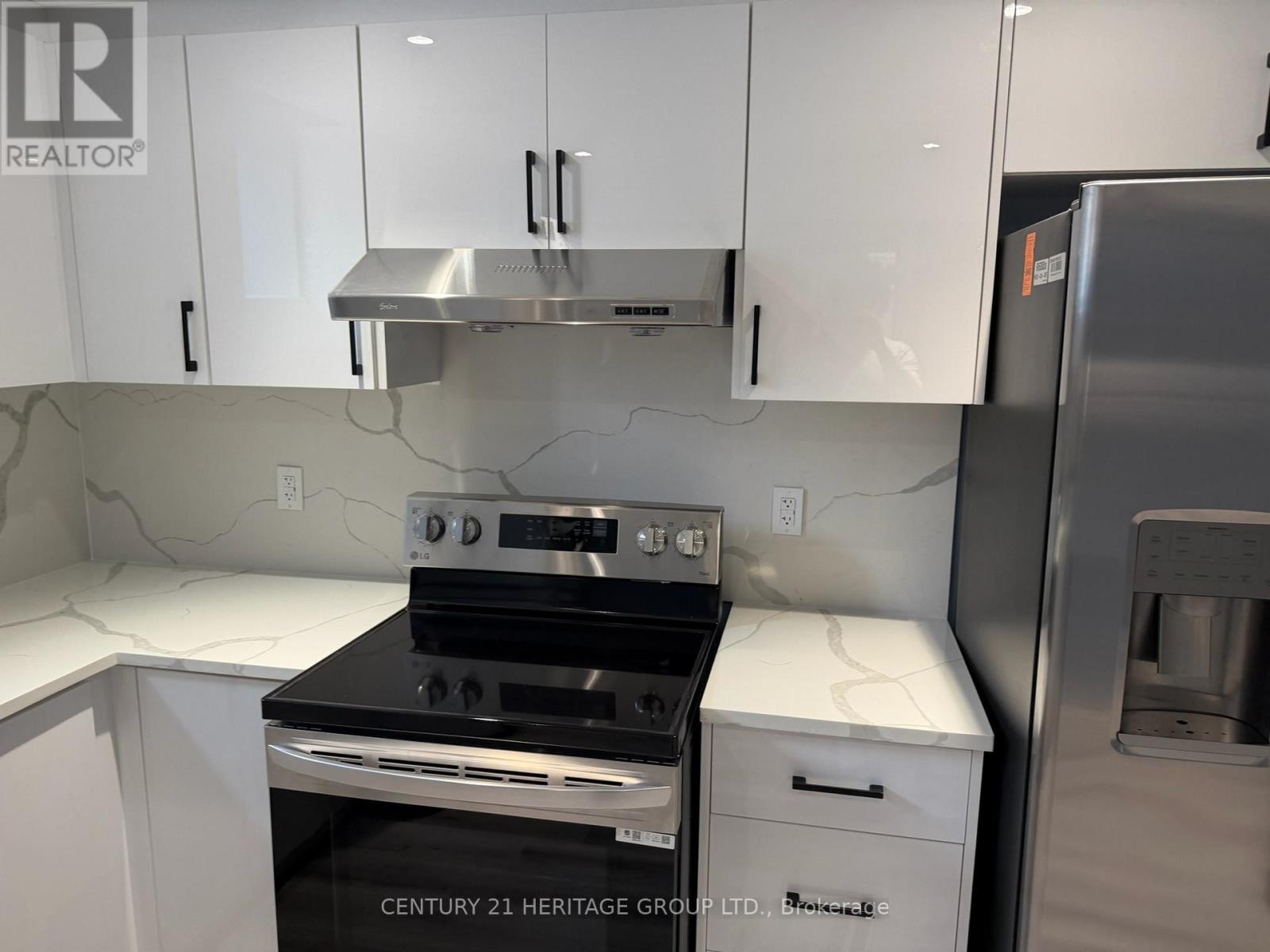 118 Sunridge Street, Richmond Hill, Ontario  L4E 3Z2 - Photo 20 - N12973532