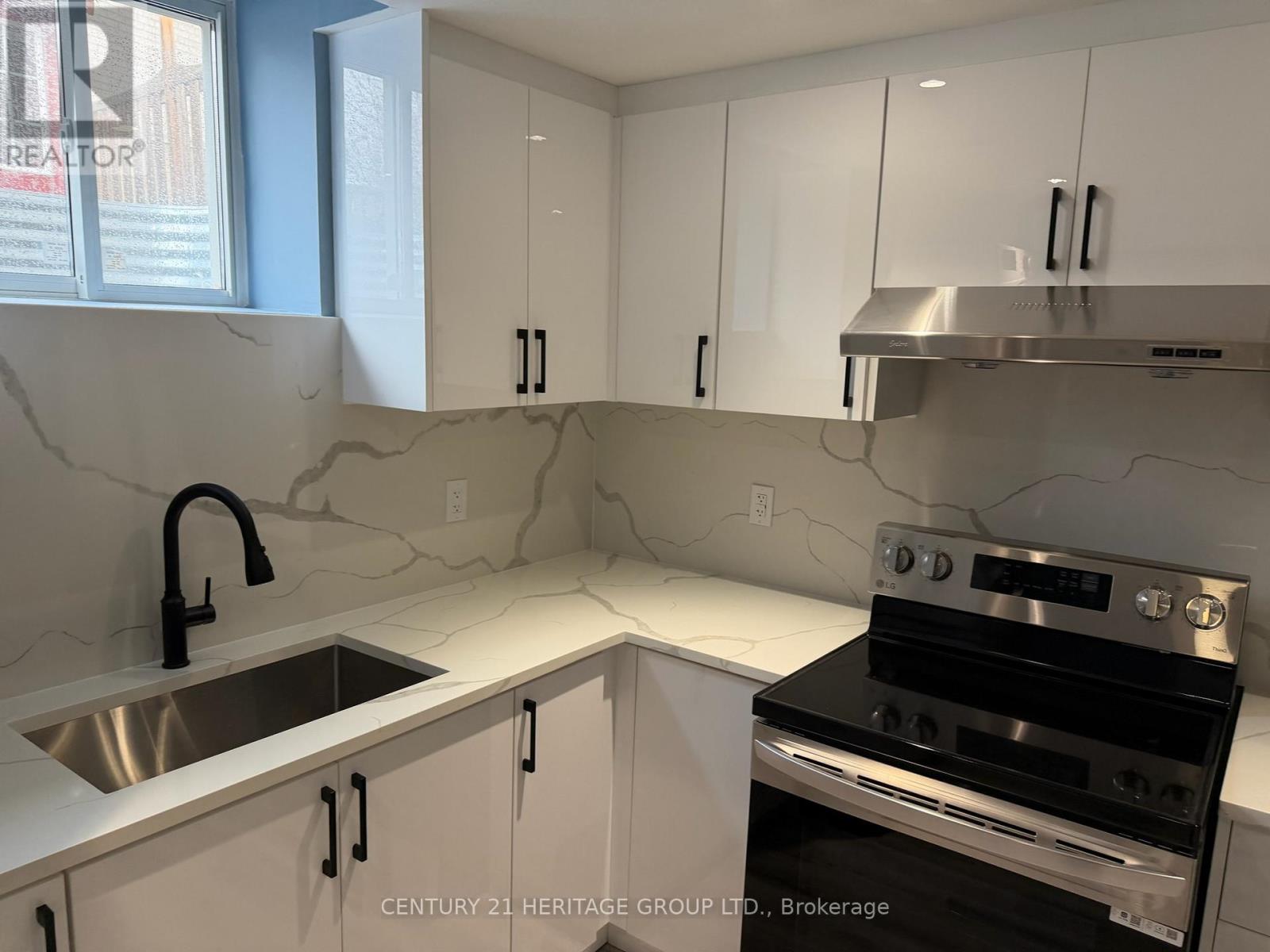 118 Sunridge Street, Richmond Hill, Ontario  L4E 3Z2 - Photo 18 - N12973532